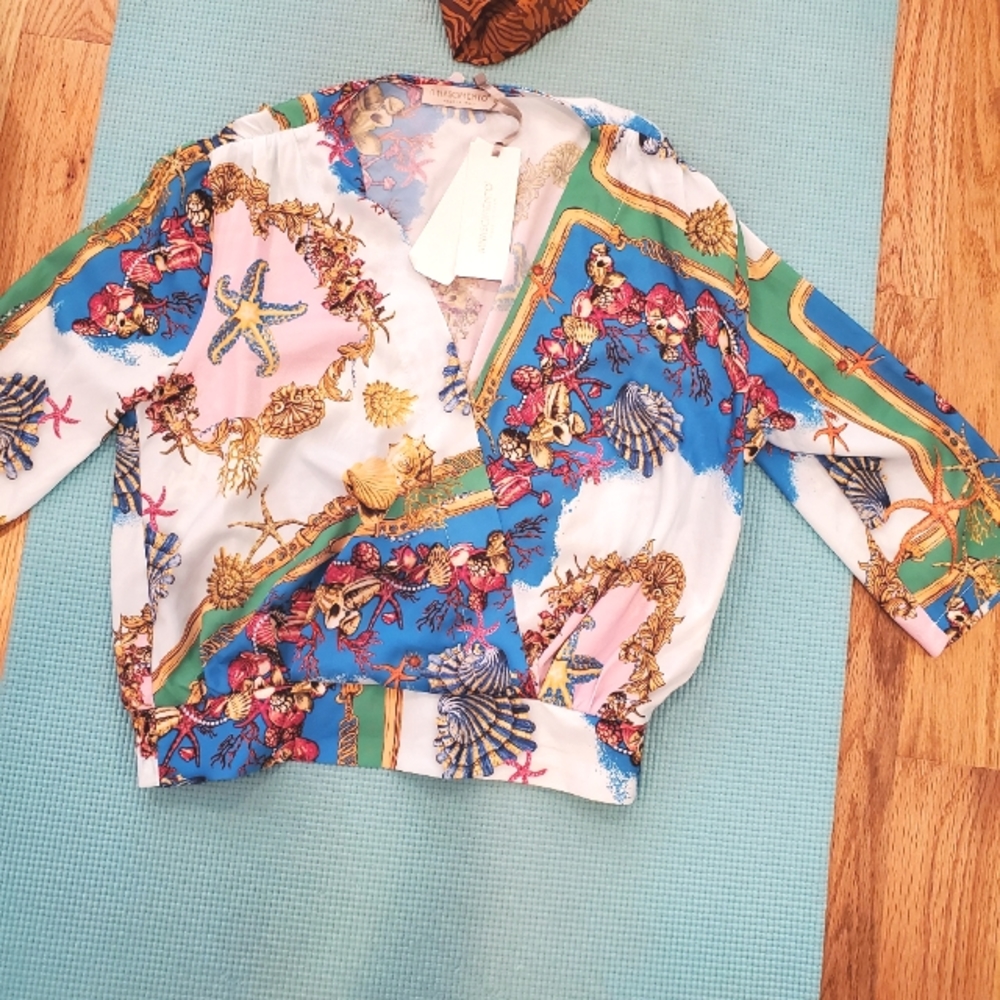 ITalian designer top- very soft